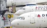 델타항공기 이륙하다 엔진 폭발 화재 ‘아찔’