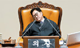 계속된 무제한 토론… 지친 국회의장