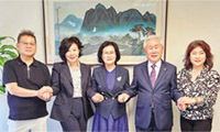 “독립지사에 한복을”