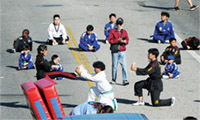 [제52회 코리안 퍼레이드 참가단체·태권도·재미영화인·참전유공자] “올해도 멋진 행렬”