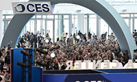 [CES 2026] 10초 카운트다운에 환호성…전시장 개막부터 ‘북적’