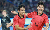 [아시안게임] 한국 남자축구, 우즈베크 꺾고 결승행…3연패 ‘한 발 남았다’