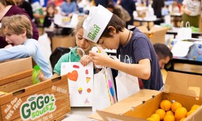 NYC’s Hidden Crisis: Record Numbers Rely on Free Food Pantries for Survival