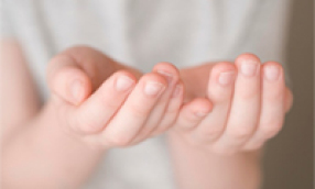 [진료실 밖 건강상식] あなたの子供が手と足の病気を持っている場合、意図的に破裂しないでください。