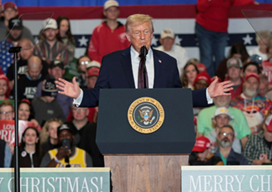 ‘유세방불’ 트럼프 “관세가 물가 올린다더니 인플레 수년來 최저”