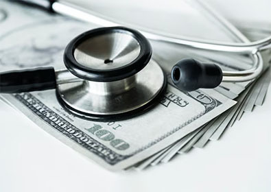 트럼프 “건강보험사 대신 개인에 보조금 지급”